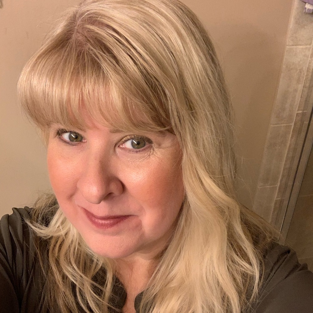 Meet your Posher, Lisa